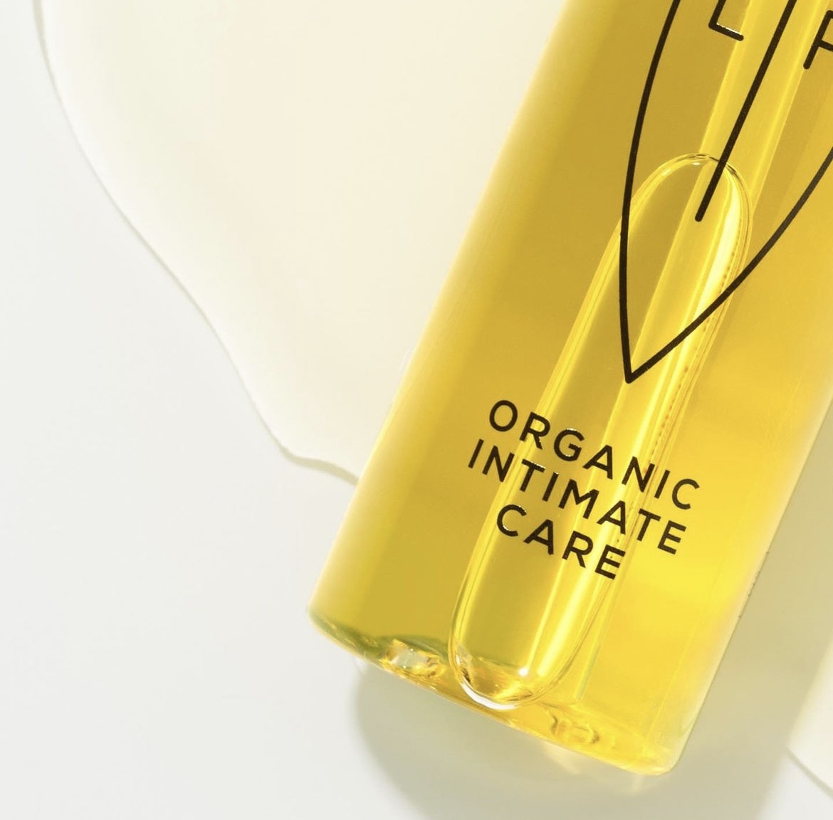 Oil-Based Intimate Cleansers: The Optimal Choice for a Better Vulva Health